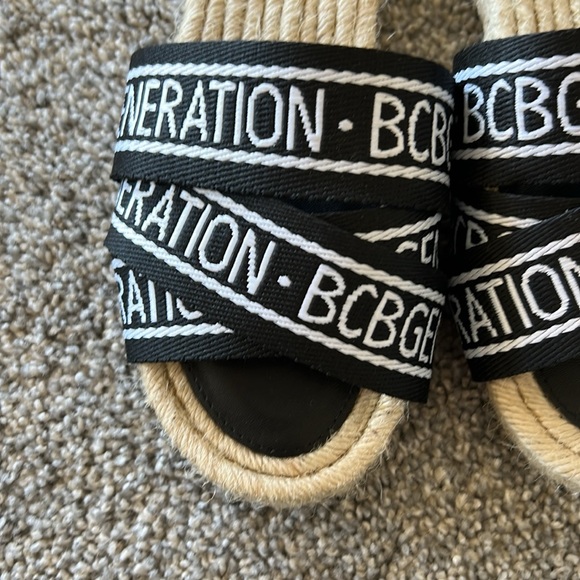 Women’s BCBGeneration raffia slide sandals. Size 8. - Picture 3 of 6